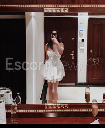 Photo escort girl DAPHNE VIP GFE: the best escort service